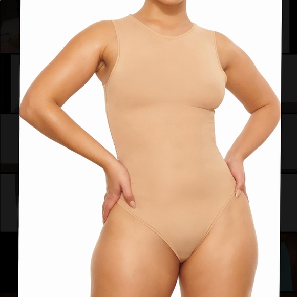 SKIMS Jelly Sheer Crewneck Bodysuit - Clay - Picture 2 of 6